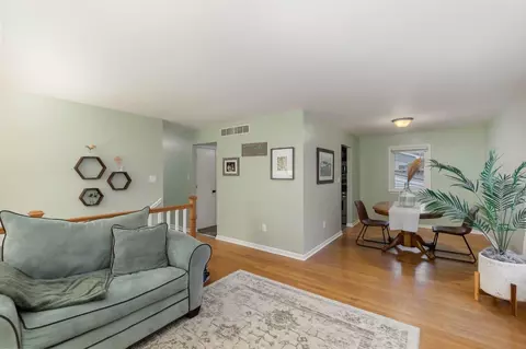352 N Wright St, Griffith, IN 46319 photo 5