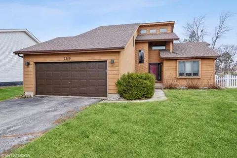 3250 Rustic Ln, Crown Point, IN 46307 photo 1
