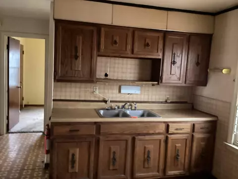 885 Floyd St, Gary, IN 46403 photo 2