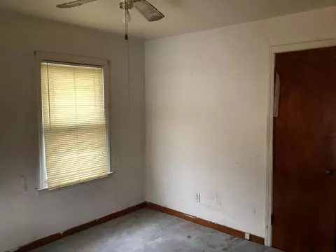 885 Floyd St, Gary, IN 46403 photo 10