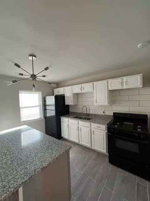 5333 E 13th Pl, Gary, IN 46403 photo 9