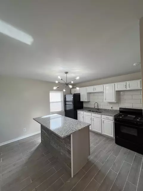 5333 E 13th Pl, Gary, IN 46403 photo 10