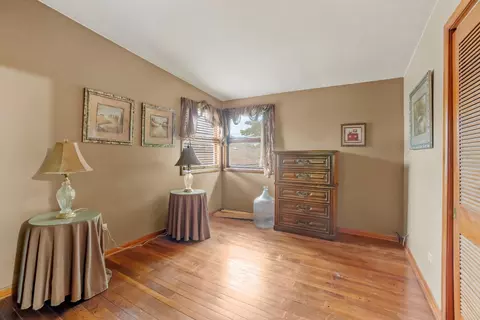 8032 Monaldi Dr, Munster, IN 46321 photo 10