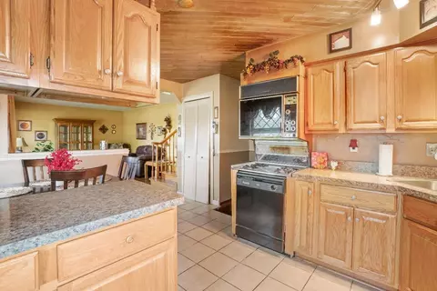 8032 Monaldi Dr, Munster, IN 46321 photo 7