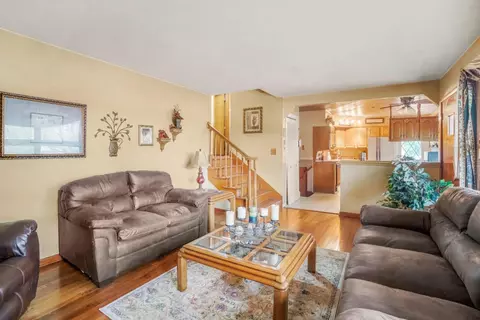 8032 Monaldi Dr, Munster, IN 46321 photo 4