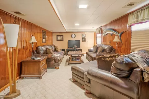 8032 Monaldi Dr, Munster, IN 46321 photo 13