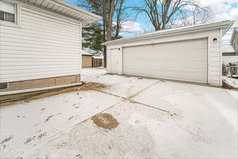 8053 Howard Ave, Munster, IN 46321 photo 20