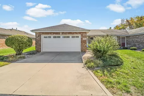 1075 Freedom Cir, Crown Point, IN 46307 photo 2
