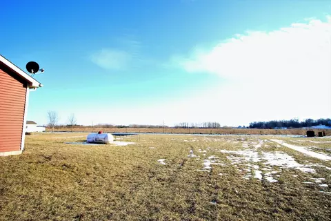 1869 W 900, Wheatfield, IN 46392 photo 16