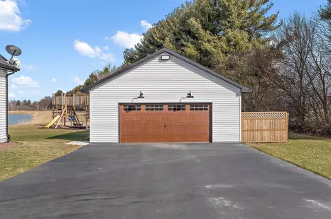 11161 Waters Edge Dr, Wheatfield, IN 46392 photo 9