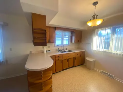 723 N Jay St, Griffith, IN 46319 photo 6