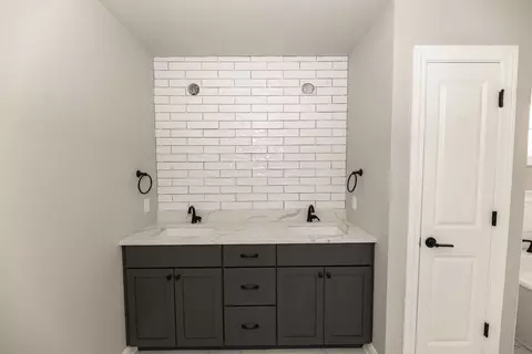 5927 Dune Harbor Dr, Portage, IN 46368 photo 8