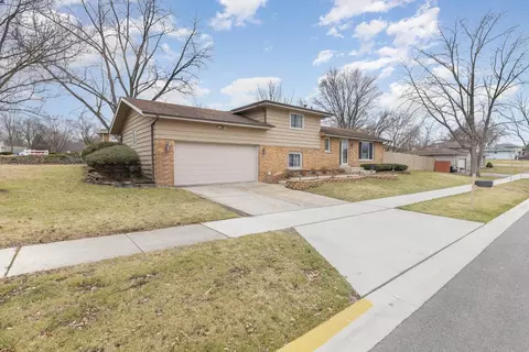 744 Laurel Dr, Dyer, IN 46311 photo 3