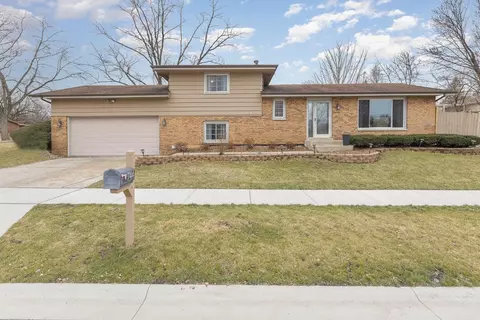 744 Laurel Dr, Dyer, IN 46311 photo 1