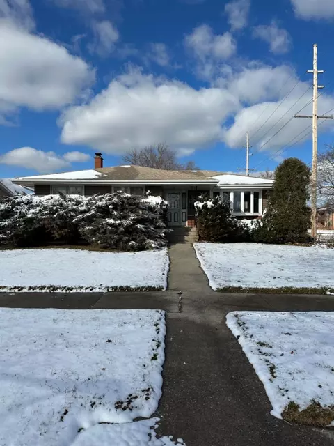 253 Maple Ln, Munster, IN 46321 photo 2