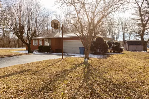 11903 Minuteman Ln, De Motte, IN 46310 photo 2