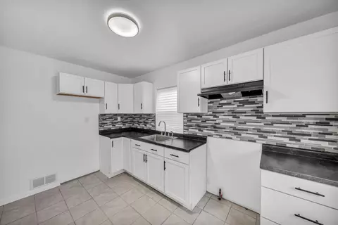 2126 Kentucky St, Gary, IN 46407 photo 8