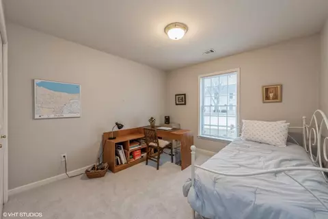 2720 Georgetowne Dr #B1, Highland, IN 46322 photo 8