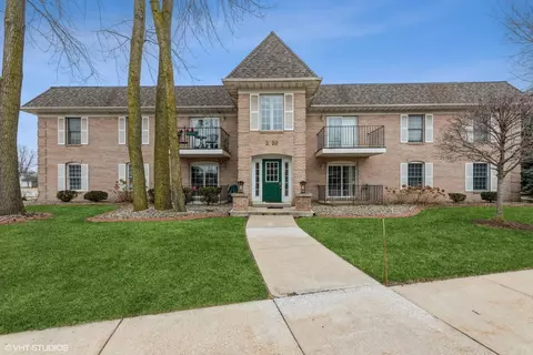 2720 Georgetowne Dr #B1, Highland, IN 46322 photo 1