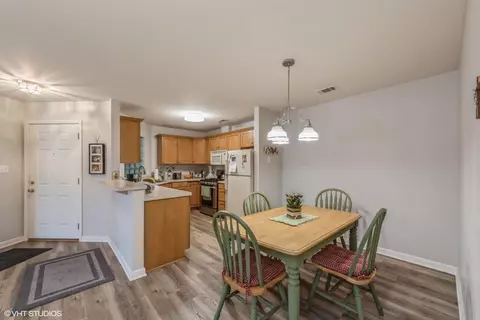 2720 Georgetowne Dr #B1, Highland, IN 46322 photo 5