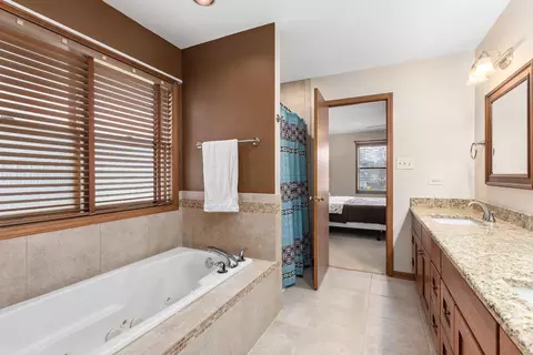 524 Canterbury Ct, Griffith, IN 46319 photo 11