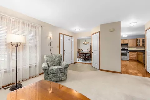 524 Canterbury Ct, Griffith, IN 46319 photo 3