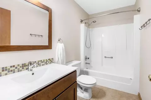 524 Canterbury Ct, Griffith, IN 46319 photo 13