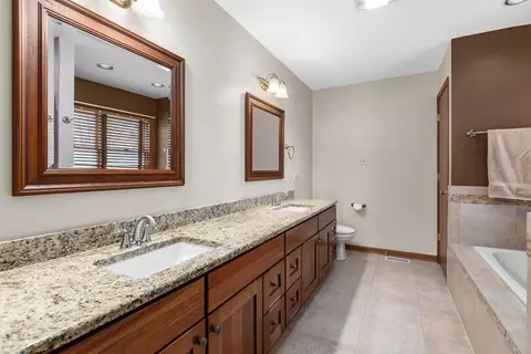 524 Canterbury Ct, Griffith, IN 46319 photo 10