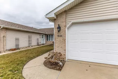 1646 Beech Dr, Crown Point, IN 46307 photo 2