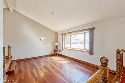 9012 Clark Pl, Crown Point, IN 46307 photo 3