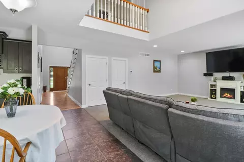 290 Meadowbrook Rd, Burns Harbor, IN 46304 photo 5