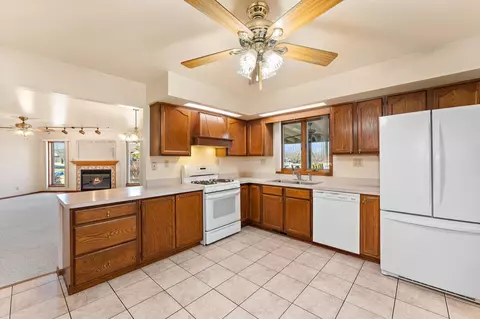 2552 Perry Ct, Dyer, IN 46311 photo 11