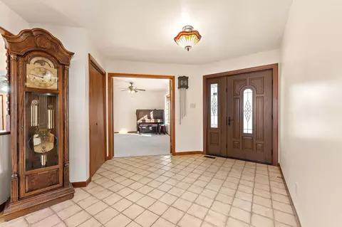 2552 Perry Ct, Dyer, IN 46311 photo 8