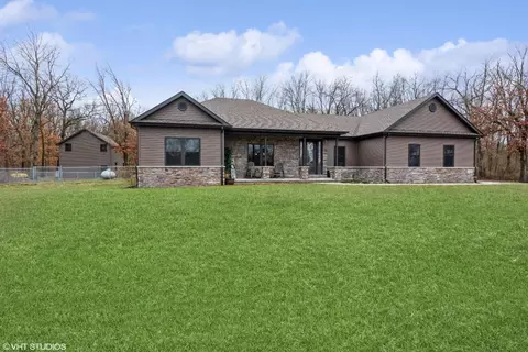 311 E 1350, Wheatfield, IN 46392 photo 2