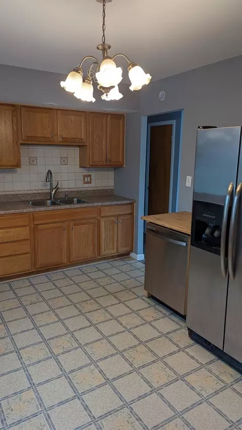 608 E 40th Pl, Griffith, IN 46319 photo 29