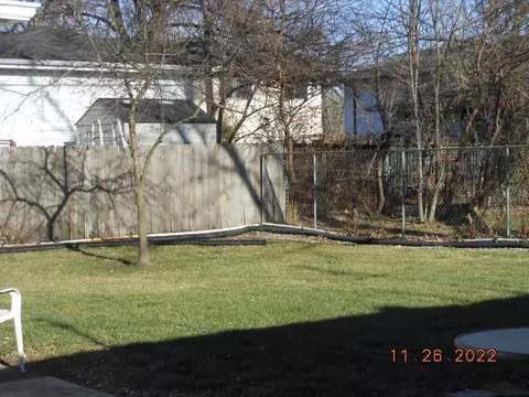 608 E 40th Pl, Griffith, IN 46319 photo 4