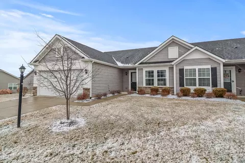 2956 Blue River Rd, Valparaiso, IN 46385 photo 1