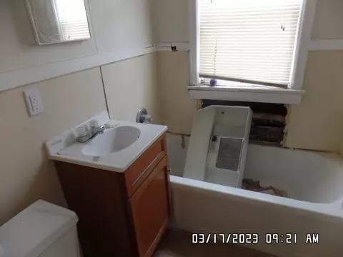 6821 E 4th Ave, Gary, IN 46403 photo 17