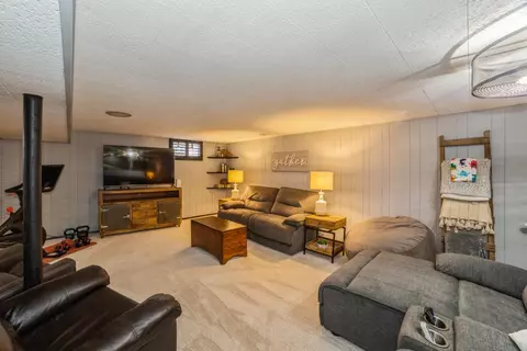 9153 E Springhill Dr, Saint John, IN 46373 photo 14
