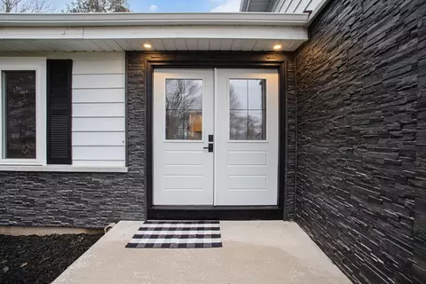 6102 E Bootjack Rd, Rolling Prairie, IN 46371 photo 2