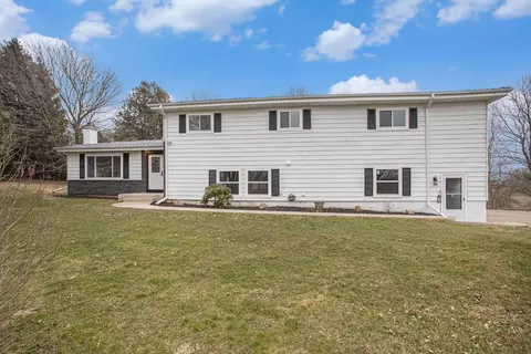 6102 E Bootjack Rd, Rolling Prairie, IN 46371 photo 1