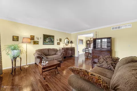 3122 Devonshire Cir, Crown Point, IN 46307 photo 4