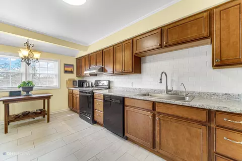 3122 Devonshire Cir, Crown Point, IN 46307 photo 6