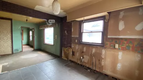 876 Ohio St, Gary, IN 46402 photo 5
