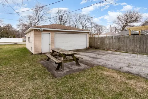 9024 Bunker Hill Dr, Munster, IN 46321 photo 25