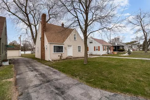 9024 Bunker Hill Dr, Munster, IN 46321 photo 2