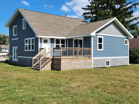 1933 Maiden Ln, Whiting, IN 46394 photo 1