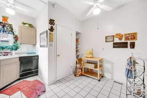 560 Taft Pl, Gary, IN 46404 photo 6