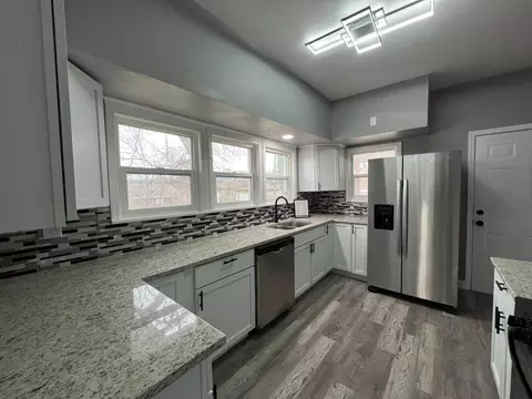 424 Mckinley St, Gary, IN 46404 photo 9