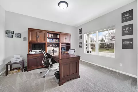 2452 Kerry Dr, Valparaiso, IN 46385 photo 3